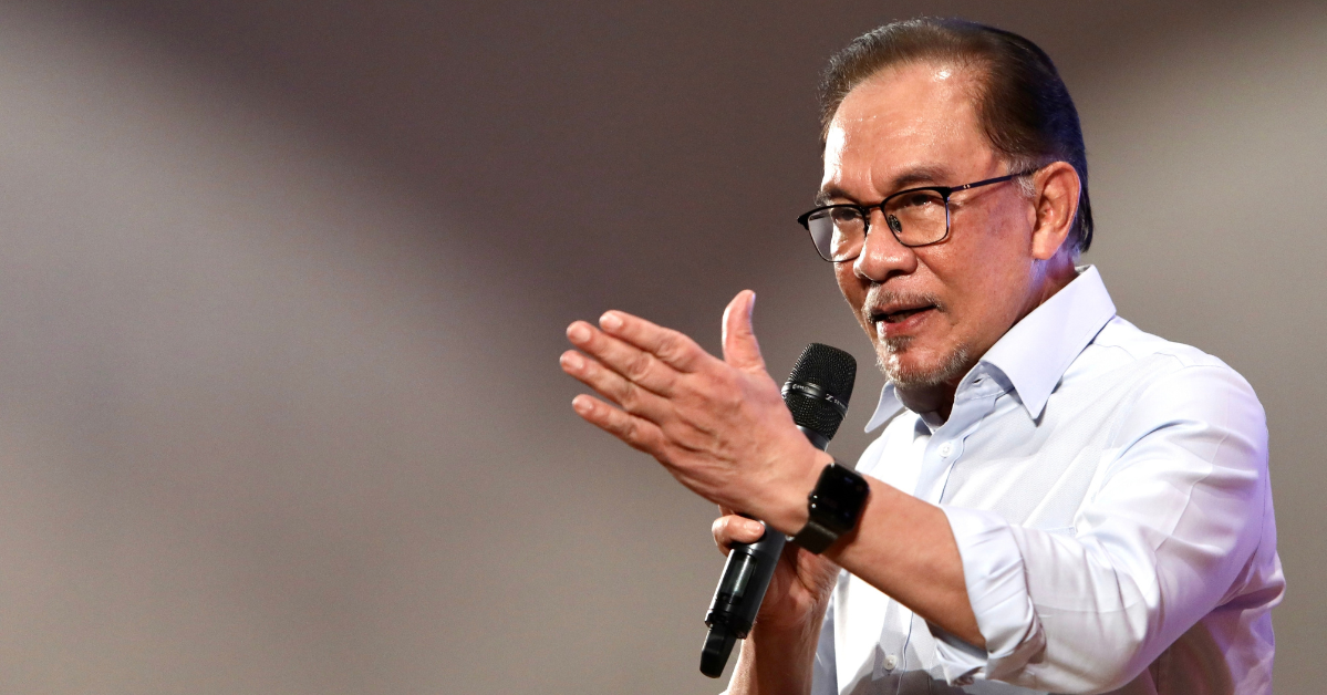 Anwar Steps into UMNO Fortress For the First Time in 25 Years