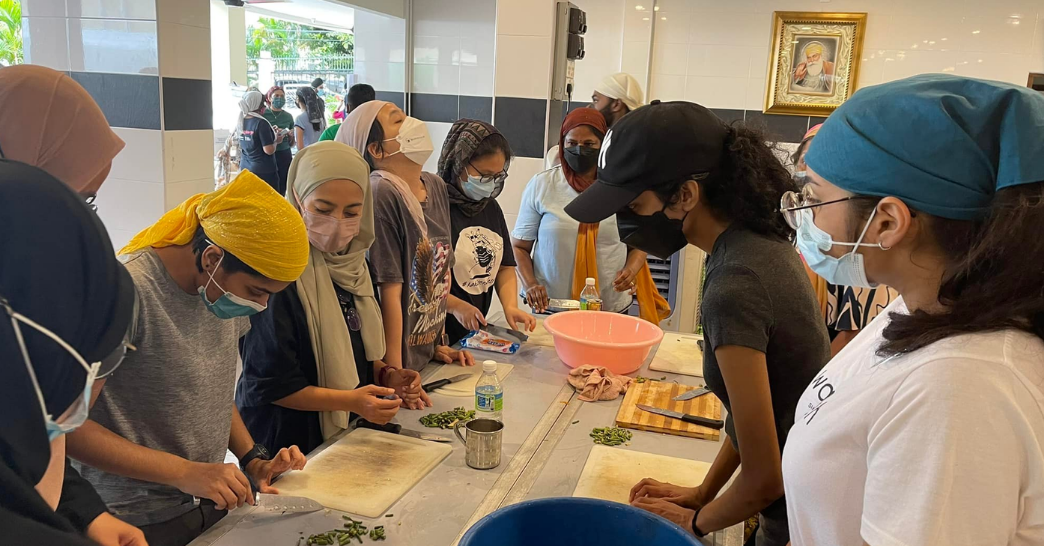 Gurdwara Cooks Up Food And Spirit of Bangsa Malaysia