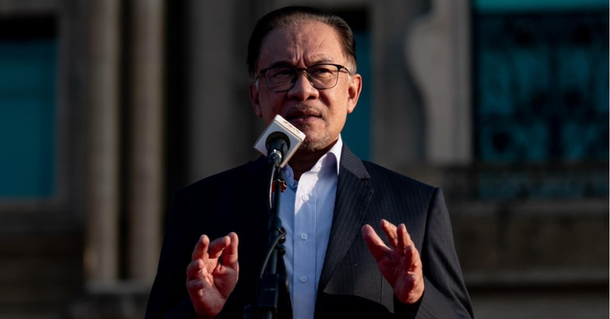 Anwar Wants End To “Culture Of Contentment” In Civil Service