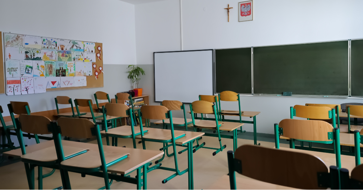 Mandatory Education and Vertical Schools  