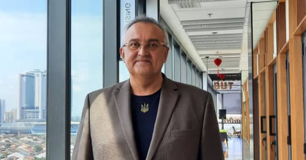 Ukraine Marks Grim Milestone As Peace Talks Stall